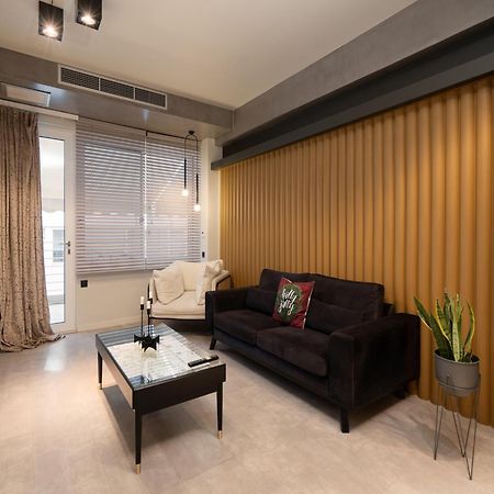 A Place 4U No6 - City Escape With Balcony Lounge & Open Living Space Atina Dış mekan fotoğraf
