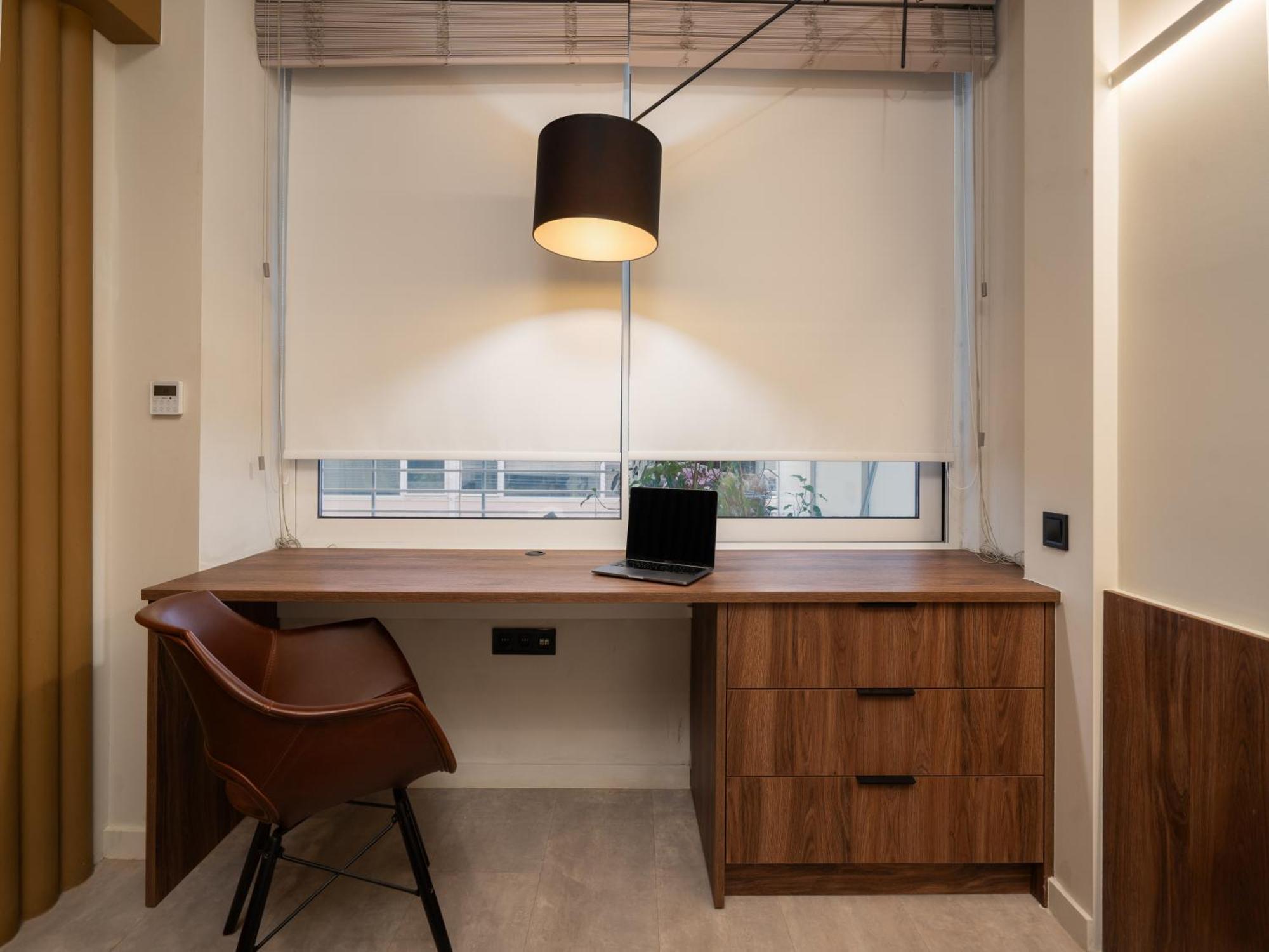 A Place 4U No6 - City Escape With Balcony Lounge & Open Living Space Atina Dış mekan fotoğraf